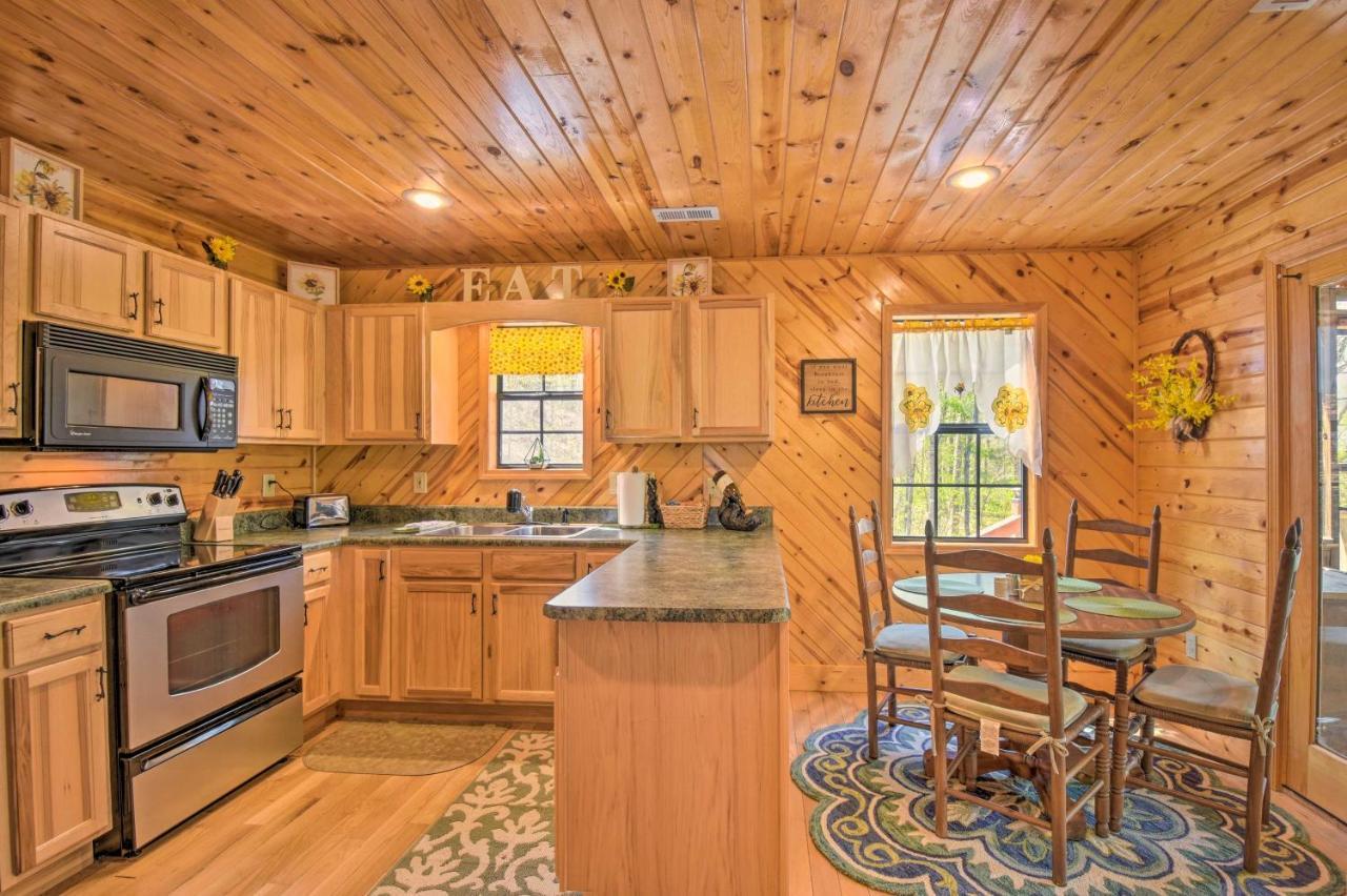 Cozy Hiawassee Cabin With Fire Pit And Mtn Views! Exterior foto